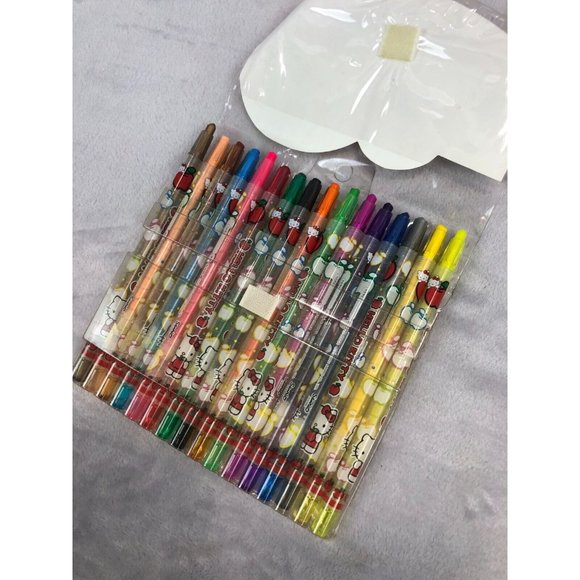 Rare SANRIO Hello Kitty 16 PieceTwist-up Crayons Set from Japan Japanese - Picture 6 of 7